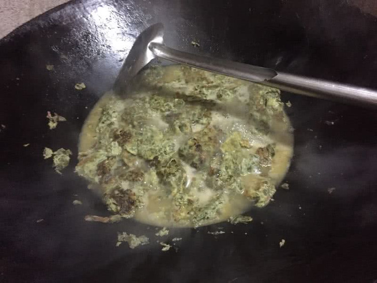 艾叶酒酿煎蛋的做法