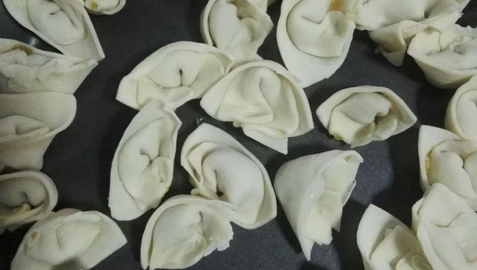 荠菜肉馅馄饨