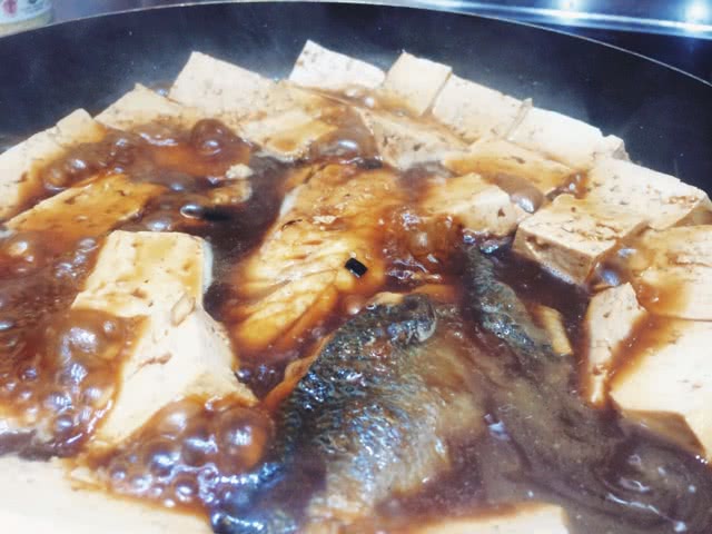 豆腐炖鱼的做法图解7