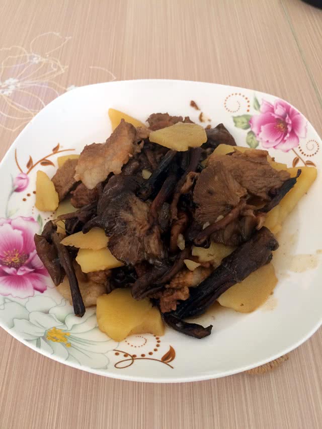 蘑菇炖土豆的做法图解6