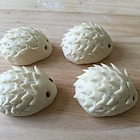 小刺猬豆包的做法图解2