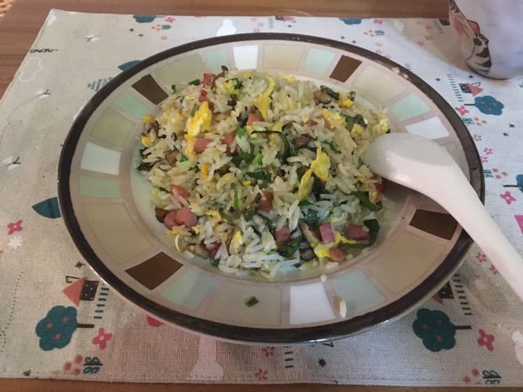 香菇火腿炒饭