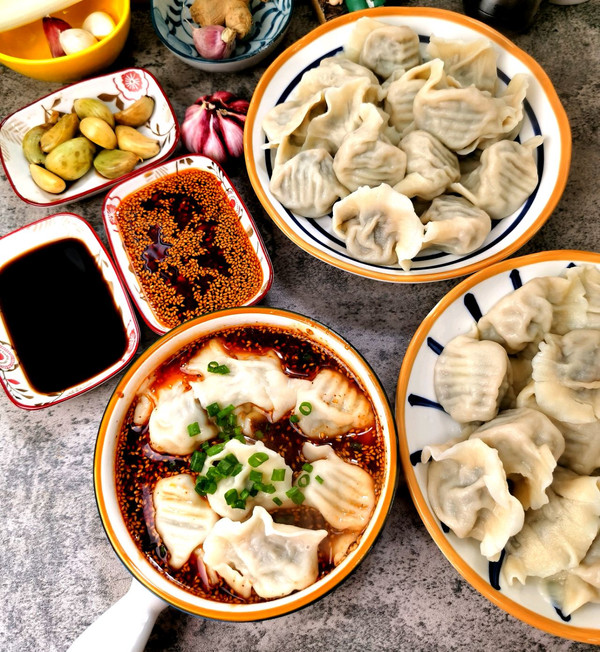 香椿肉饺子（酸汤水饺）