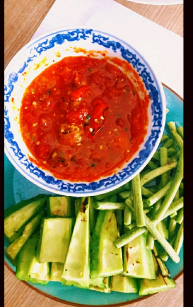 云南孔雀宴-傣味蔬菜番茄喃咪拼盘的做法