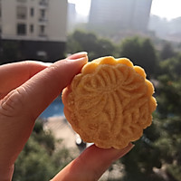 酥皮金沙奶黄月饼的做法图解26