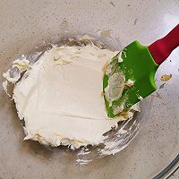 夏天裱花不易化的奶酪奶油霜的做法图解3