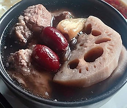 黑豆莲藕肉骨汤的做法