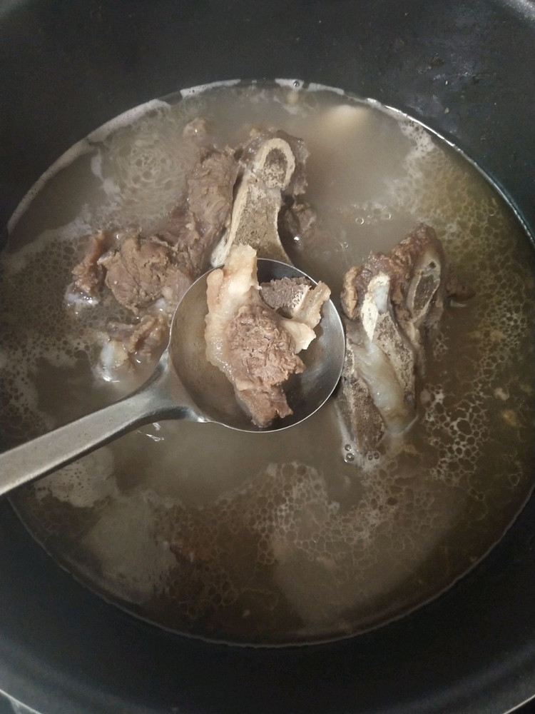 牛脊骨汤的做法