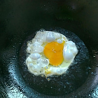 鸡蛋青菜炒挂面的做法图解5