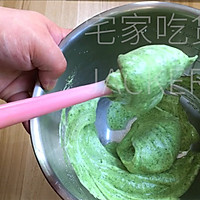 抹茶爆浆奶油松饼，清香与醇厚完美融合，一入口瞬间在口中弥漫开的做法图解8