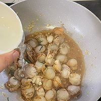 蒜炒迷迭香扇贝的做法图解7