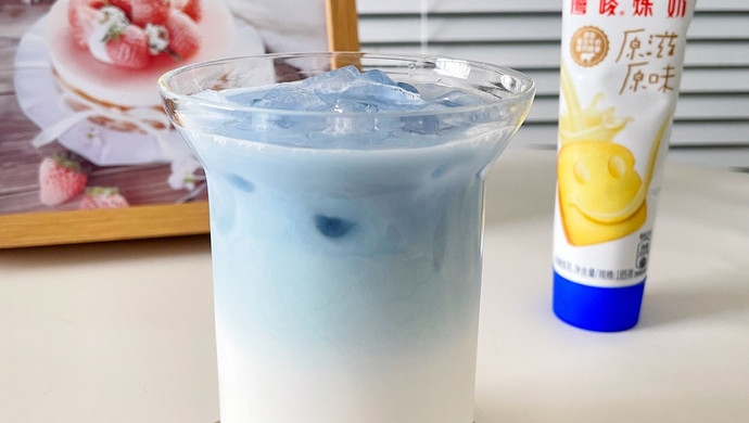 蓝天白云炼乳冰椰奶