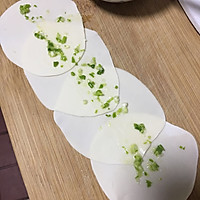 饺子皮葱油饼（懒人版）的做法图解2