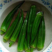 #夏日开胃餐#虾酱拌秋葵的做法图解3