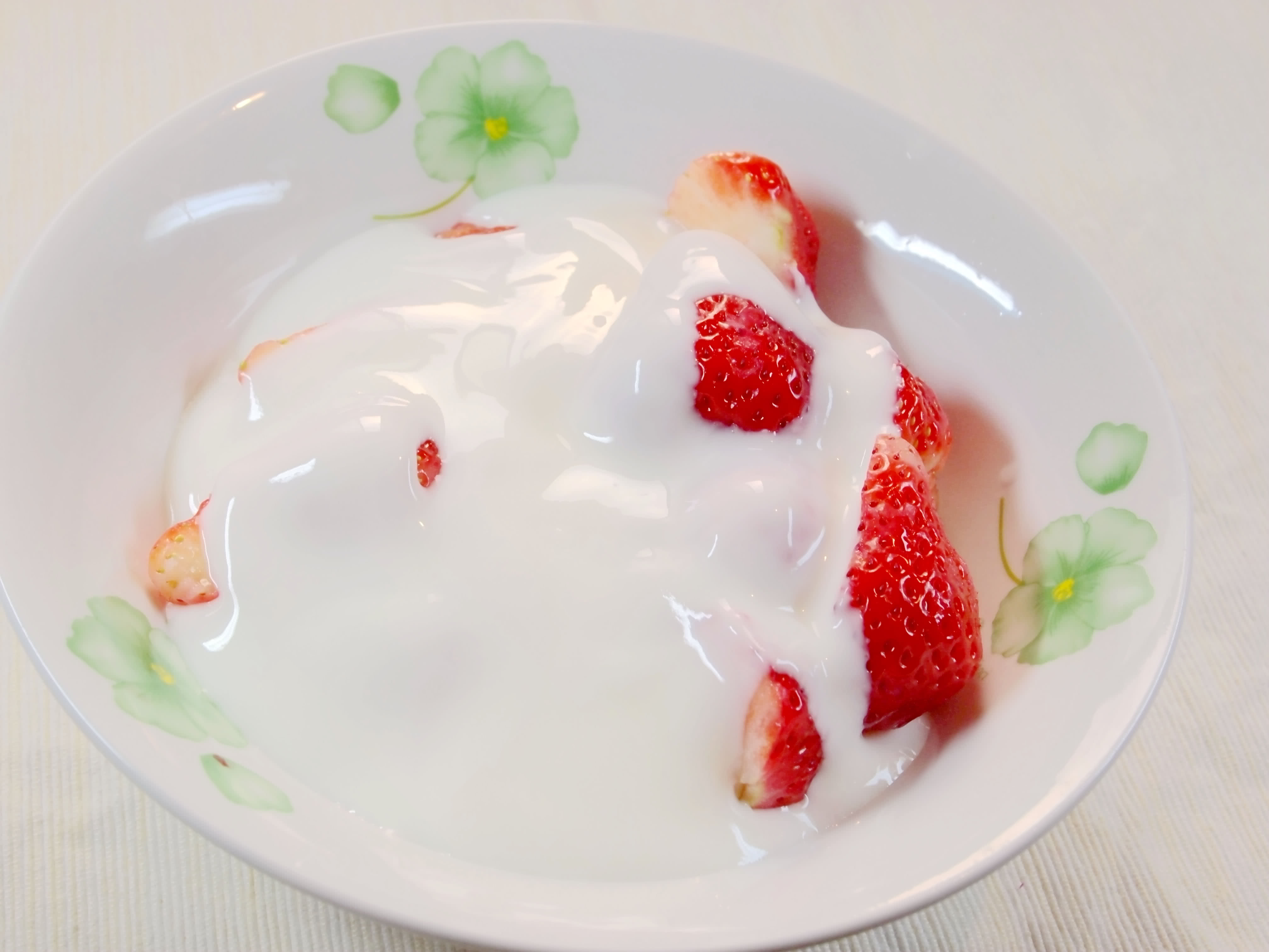 草莓奶昔的做法_【图解】草莓奶昔怎么做如何做好吃_草莓奶昔家常做法大全_兰姨_豆果美食