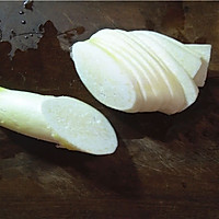 香菇炒茭白：快手家常素菜的做法图解2