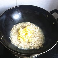 平菇鸡蛋汤的做法图解5