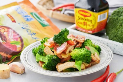 西兰花炒腊肉