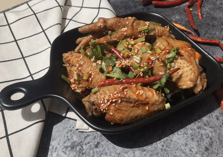 追剧必备的卤鸡翅鸡脚的做法