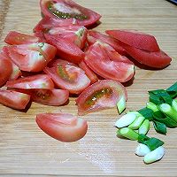 #肉食主义# 嫩滑清爽的西红柿炒鸡柳的做法图解3