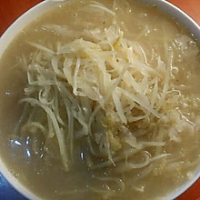 酸菜土豆丝汤