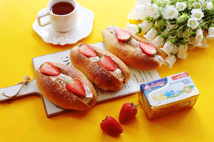 草莓面包的做法