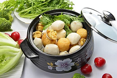 美味的台湾小吃火锅综合丸子