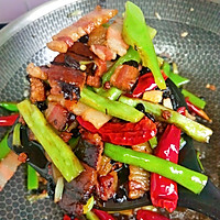 有这个菜，要干掉一锅饭:小炒烟薰腊肉的做法图解16