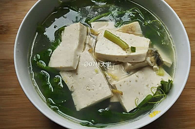 《豌豆苗豆腐汤》