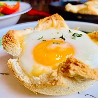 #冰箱剩余食材大改造#抱蛋吐司杯的做法图解4