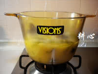 苦瓜鲫鱼汤的做法图解12