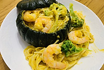 #我们约饭吧#咸蛋黄南瓜虾仁意面的做法