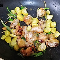 茶树菇栗子焖鸡块的做法图解13