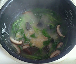 鸡毛菜皮蛋瘦肉香菇粥的做法