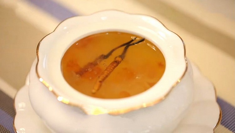 冬虫夏草养颜甜水——悠闲时光，别忘了喝点这个润润肤~的做法