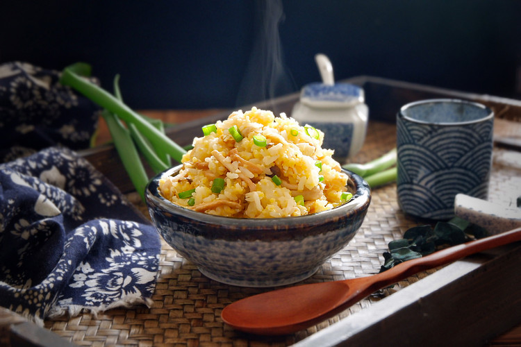 金沙双菇炒饭的做法