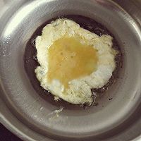 蛋炒饭炒肠的做法图解2