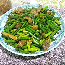 蒜台炒肉