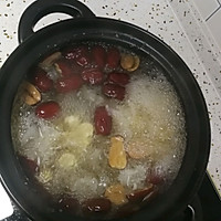 银耳莲子汤的做法图解4