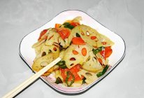 #时令蔬菜最养人# 清炒藕片，简单好做，清淡脆爽的做法