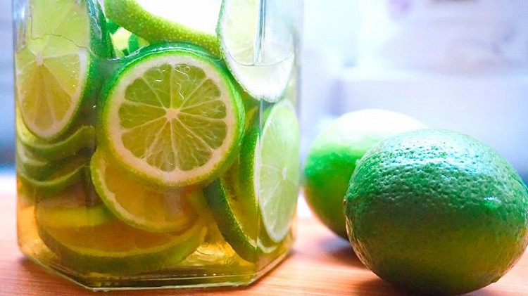 蜂蜜柠檬——夏日清新饮品的做法