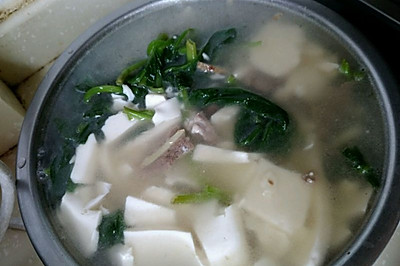 嫩豆腐空心菜肉汤