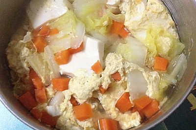 寝室简便煮水锅之豆腐白菜萝卜鸡蛋汤