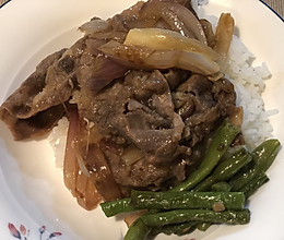 日式牛肉饭（牛丼）的做法