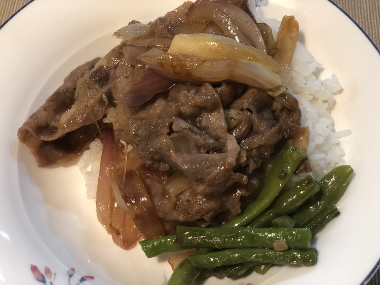 日式牛肉饭（牛丼）的做法