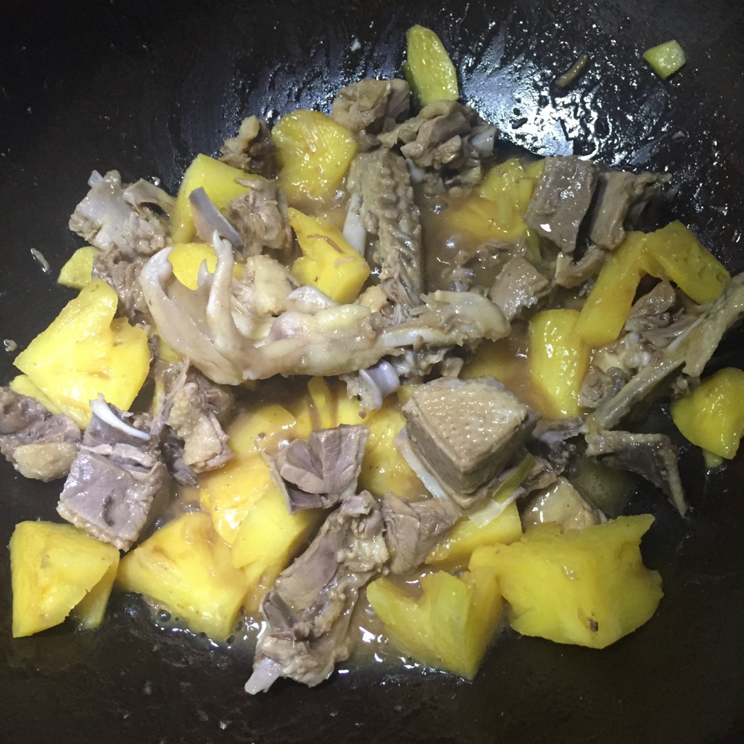 超美味的菠萝焖鸭，做法简单，出锅直流口水 - 哔哩哔哩
