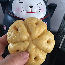 花朵豆沙包子