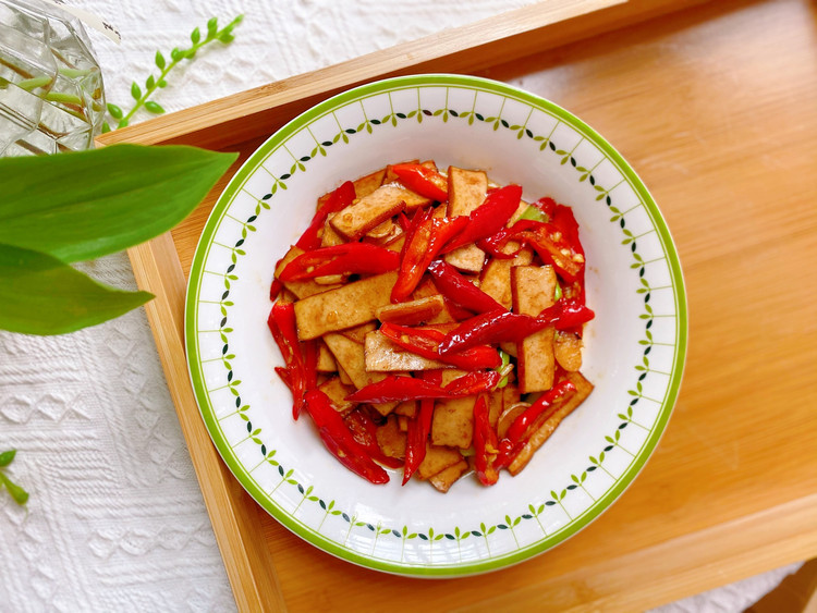 美味下饭‼️辣椒炒豆干的做法