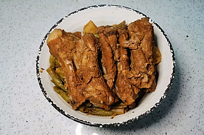 饭菜一锅出:排骨炖豆角