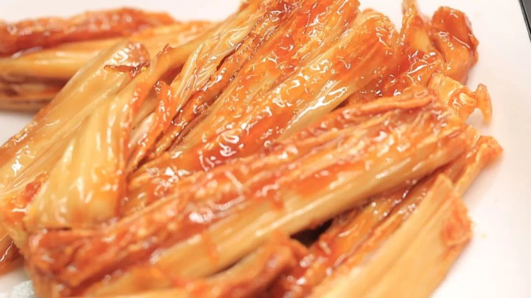 豆黄金豆厨房 | 拔丝鲜腐竹你吃过吗，挑战味蕾？的做法